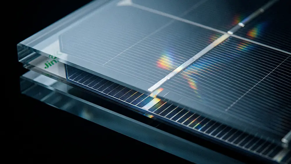 Close-up of Jinko Solar Tiger Neo III panel cells